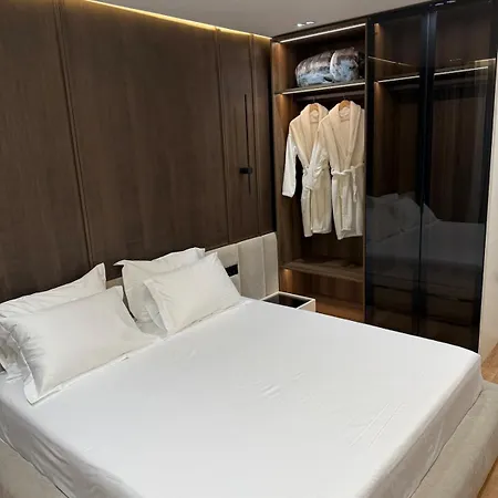 8th Floor Luxury 3 * Tiran