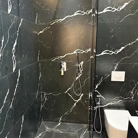 8th Floor Luxury 3 Apartmán Tirana